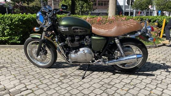 TRIUMPH THRUXTON 